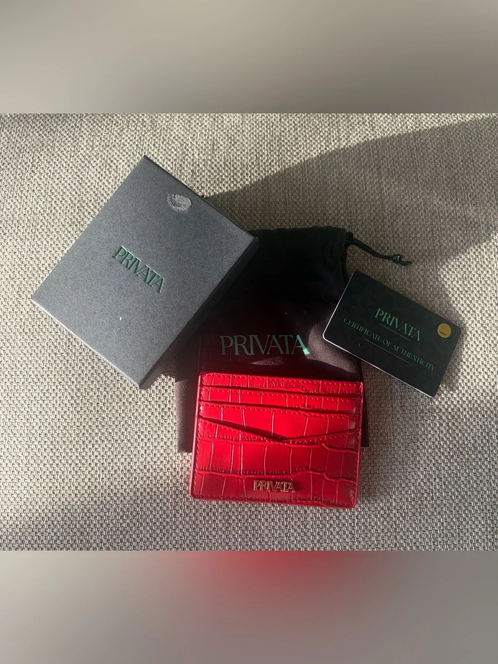 Privata indulge quiet